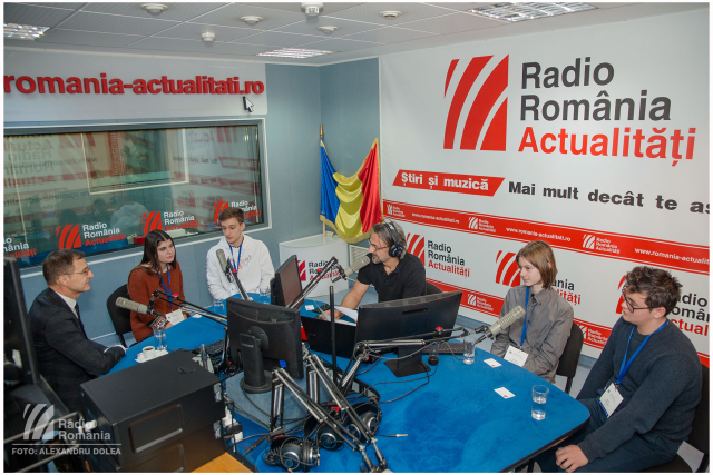 „Școala de vacanță a Academiei Române” la Radio România