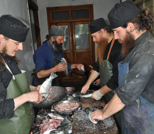 Printre călugării români de la Athos