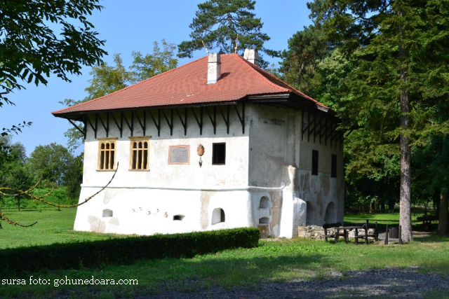 Bastionul Roșu din Ilia