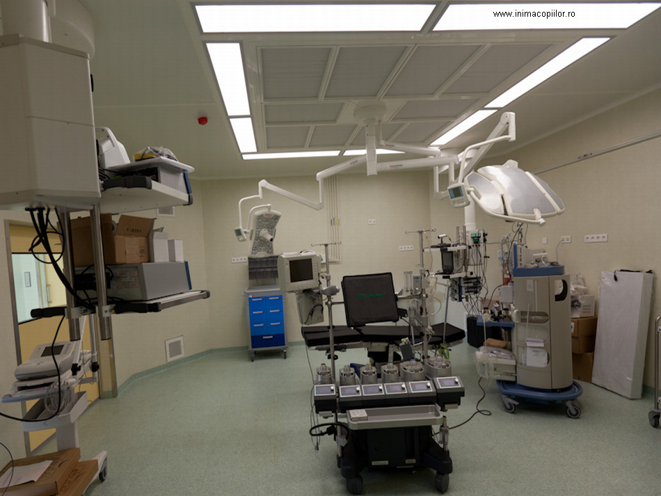 2014年2月24日：布加勒斯特“居里夫人”儿童医院举行首次心脏手术