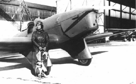 Smaranda Brăescu, die erste rumänische Fallschirmspringerin und Pilotin