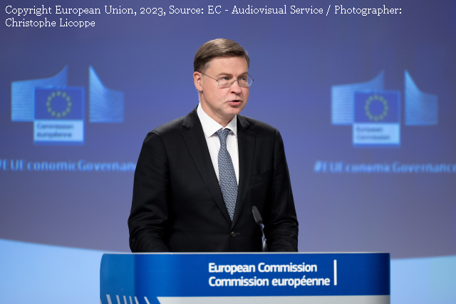 Dombrovskis: UE nu vrea să se decupleze de China, dar trebuie să se protejeze