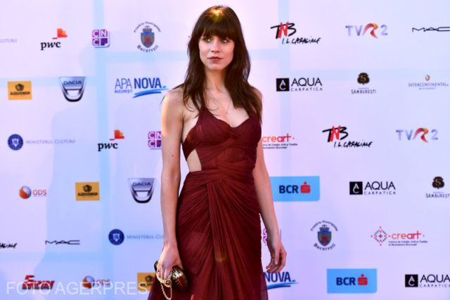 La comédienne Ana Ularu joue dans la série « Spy/Master » présentée à la Berlinale