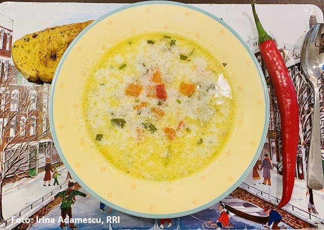 Ciorbă de potroace – saure Suppe aus Geflügel-Innereien