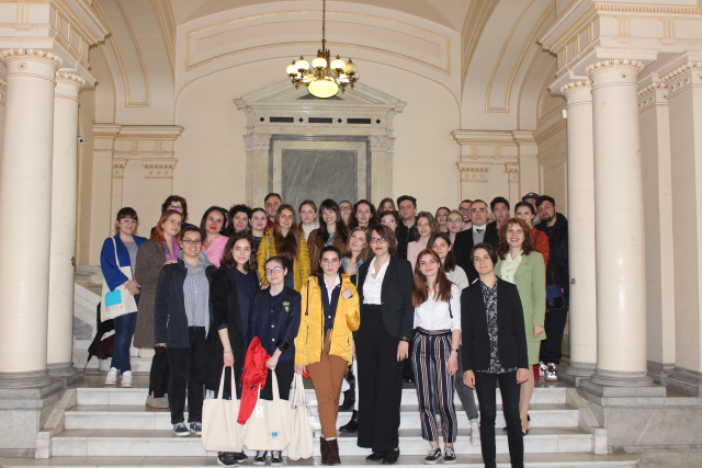 Concurs de dezbateri academice „EU Dezbat”, la Facultatea de Litere