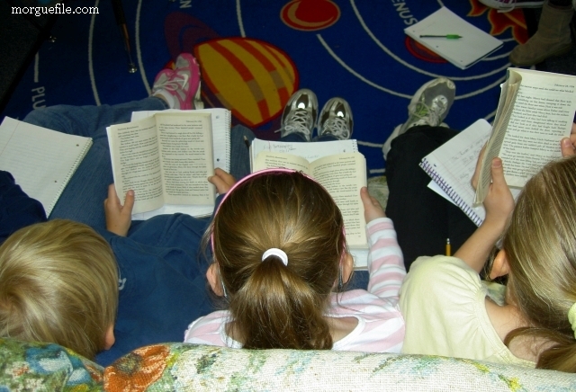 World Read Aloud Day: Rumänien beteiligt sich am Internationalen Vorlesetag