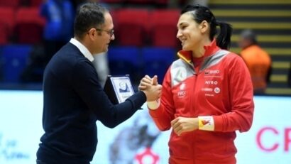 Altstar Neagu glänzt bei Handball-EM in Frankreich