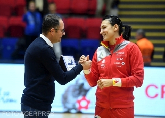 New record for Cristina Neagu