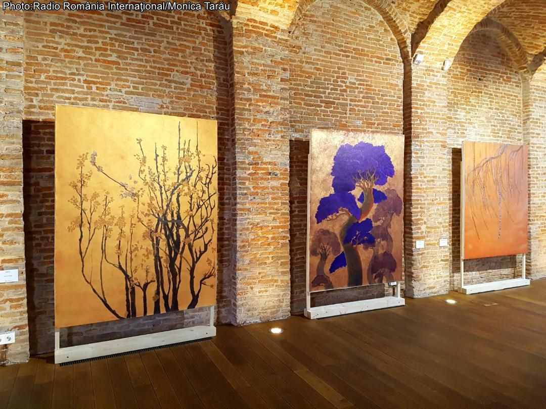 La exposición “El alma del árbol” del artista peruano Cuco Morales presentada en Bucarest