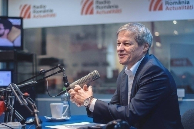 Dacian Cioloș is nominated for prime minister