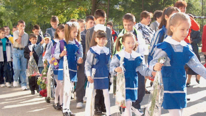 A new school year kicks off in Romania