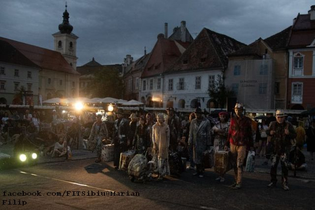 Театр в эпицентре внимания