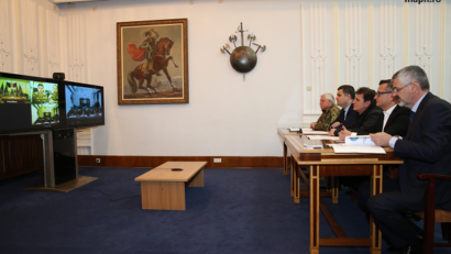 Ministrul Gabriel Leș în videoconferință cu militarii din Afganistan