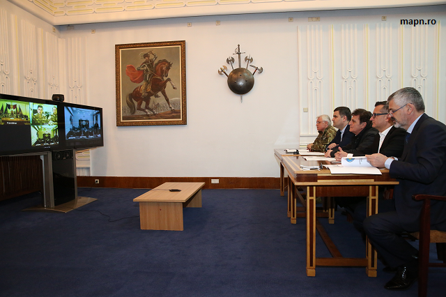 Ministrul Gabriel Leș în videoconferință cu militarii din Afganistan