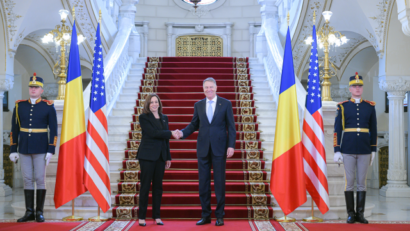 Romania-USA: colloqui tra il presidente Klaus Iohannis e la vicepresidente Kamala Harris a Bucarest