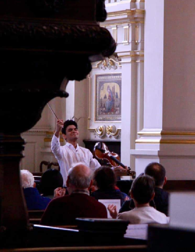 Violonistul Ioan-Octavian Pîrlea, elev la Şcoala de Tineri Muzicieni Purcell din Marea Britanie