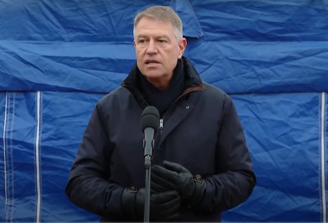 Președintele Klaus Iohannis, la tabăra de refugiați de la Siret