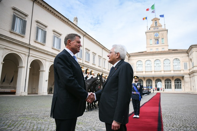 Conversazione Iohannis-Mattarella, la Presidenza romena veste i colori della bandiera italiana