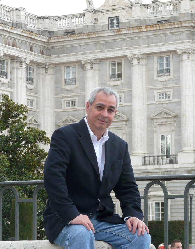 Jorge Eduardo Benavides participa en el Festival Cultural Latinoamericano