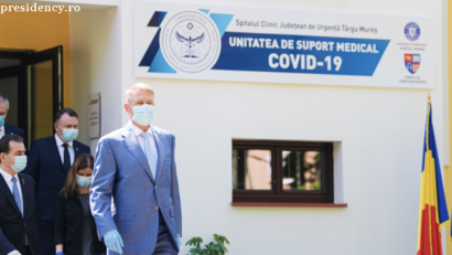 Klaus Iohannis a vizitat o unitate de suport medical pentru pacienții cu COVID-19 la Târgu Mureș