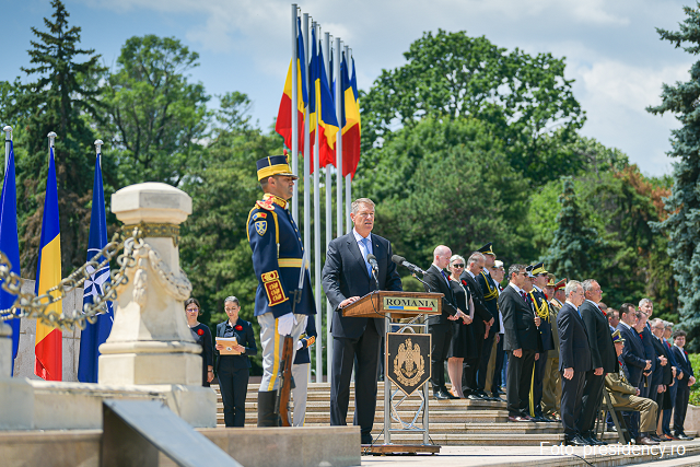 Klaus Iohannis, omagiu adus Eroilor Neamului