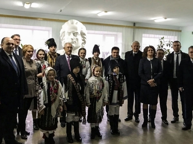 Der rumänische Außenminister besucht Tschernowitz