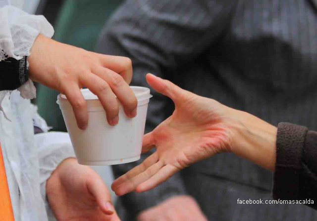 Un repas chaud dans l’espace réel et virtuel