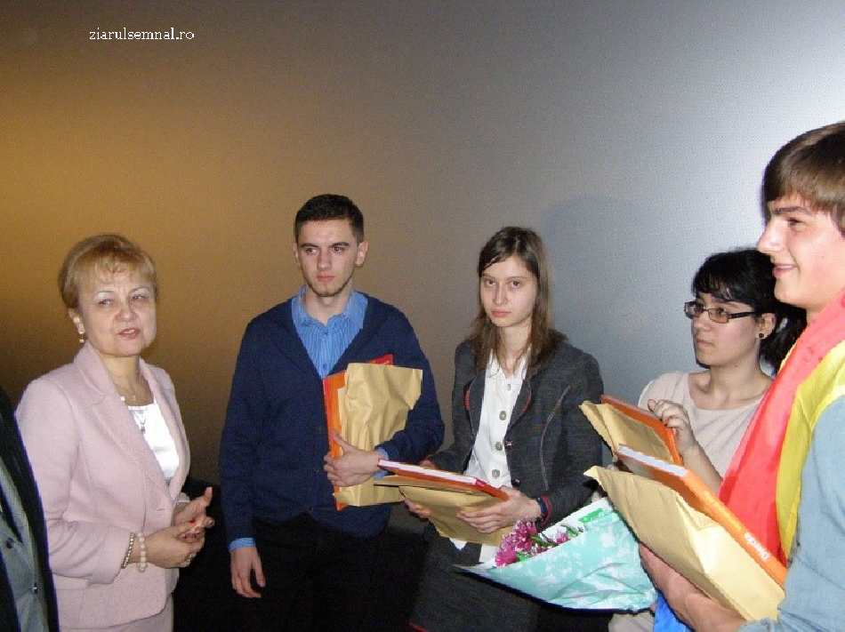 Jeunes roumains participants aux Olympiades scientifiques internationales