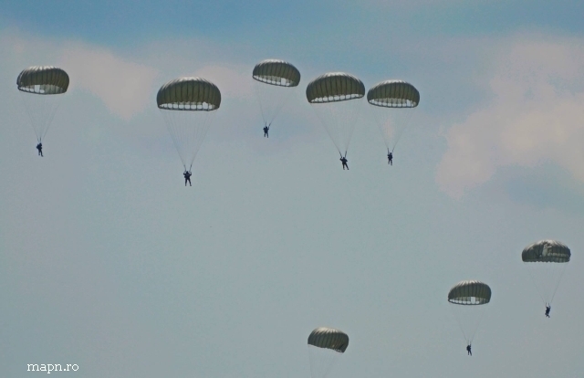 Les unités de parachutistes de l’armée roumaine