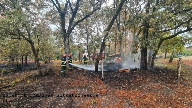 Pompierii români continuă misiunea de stingere a incendiilor în Franța