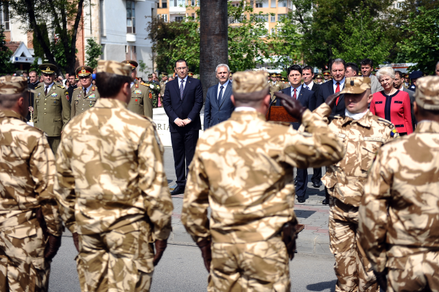 Ceremonia de plecare a batalionului „Şoimii Carpaţilor”