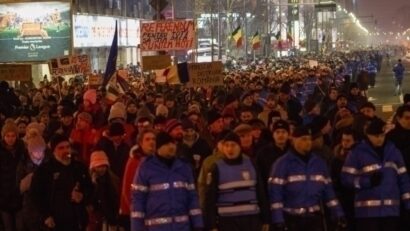 Thousands take to the streets in Romania