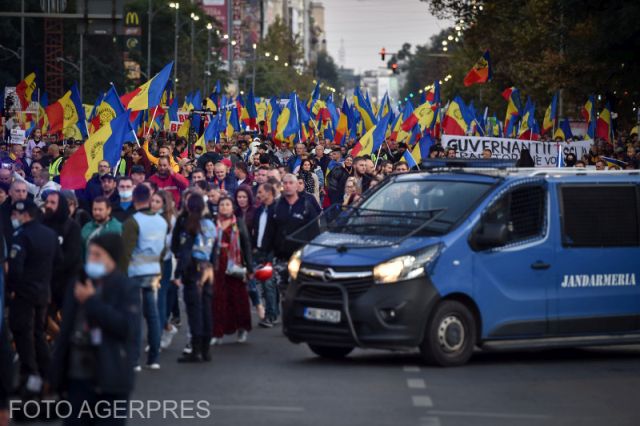 UPDATE: Proteste de amploare în România împotriva restricțiilor