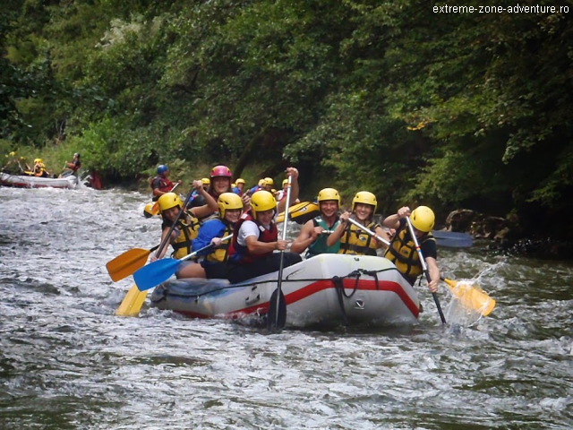 Turismo y adrenalina en los ríos de Rumanía