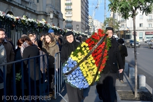 Românii şi-au luat rămas bun de la Regele Mihai