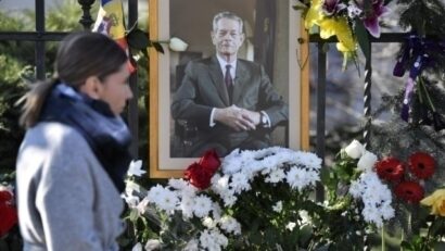 Romanians pay tribute to King Michael I