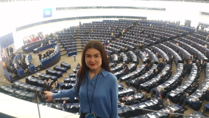 O tânără româncă la Parlamentul European: Simina Tulbure, trainee EP