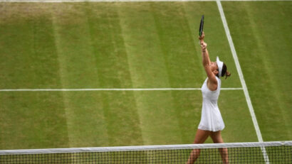 Tennis: Simona Halep trionfa a Wimbledon