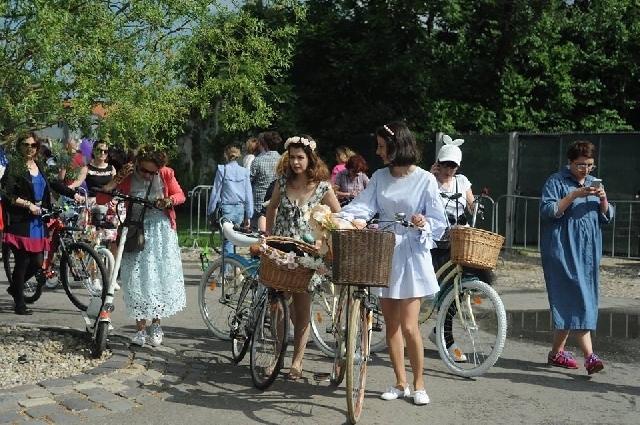 SkirtBike-Parade: Radlerinnen erobern die Städte