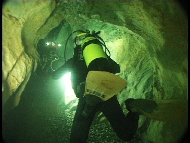 Tourisme spéléologique