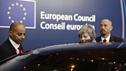 Brexit-ul se amână din nou, britancii se simt epuizaţi şi umiliţi