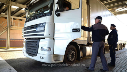 Arad: Coloanele de camioane se menţin înainte de frontiera cu Ungaria