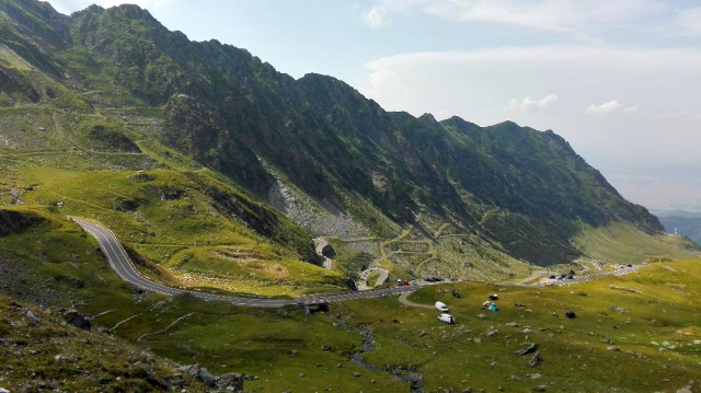 В долине реки Арджеш, по пути к горам Фэгэраш