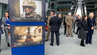 ”Chipuri ale războiului”, la Cartierul General NATO din Bruxelles