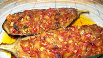 Tomatoes stuffed with aubergine paste