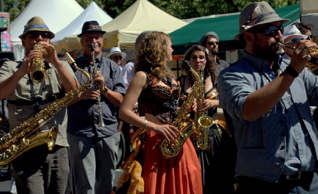 La fanfare, une folie dans la taverne