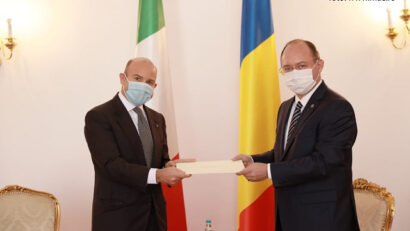 L’ambasciatore d’Italia designato in Romania presenta copia Credenziali al ministro degli Esteri