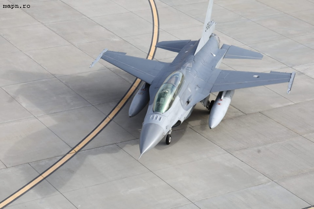 Cinci aeronave ale Centrului european de Instruire F-16 au aterizat la Fetești