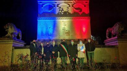 Festa Nazionale: il Mausoleo Candia di Aquileia, illuminato con i colori della bandiera romena