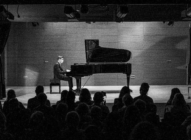 Concierto del pianista Iulian Ionuț Abagiu en Constanza, Rumanía